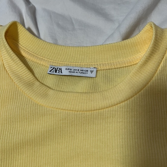 Butter Yellow Ruched Top - Picture 3 of 3